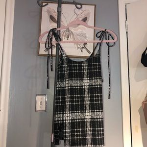 It does not fit me, it runs very small